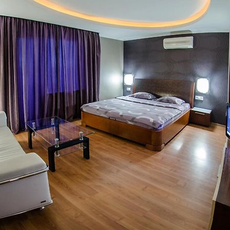 Hotrent Pechersk Lesy 20/22 Kijów Zewnętrze zdjęcie