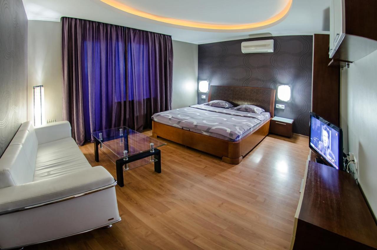 Hotrent Pechersk Lesy 20/22 Kijów Zewnętrze zdjęcie